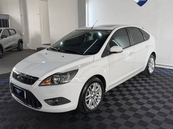 FORD FOCUS 2.0 GHIA 16V FLEX 4P AUTOMÁTICO FORD FOCUS 2.0 GHIA 16V FLEX 4P AUTOMÁTICO
